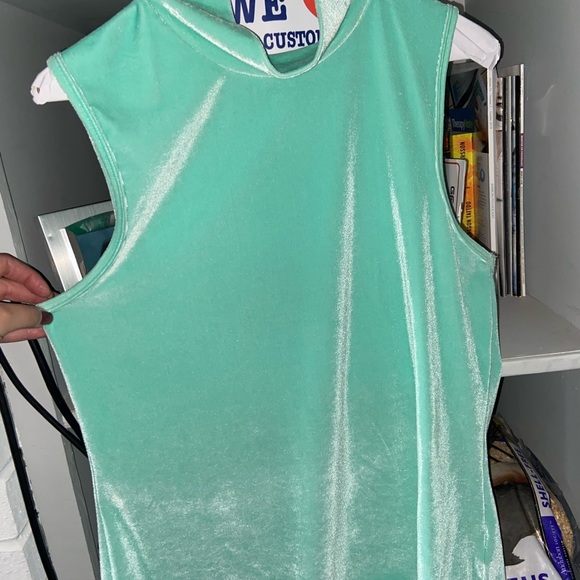 Peacock and floral 2 piece silk and velvet top set - Picture 4 of 10